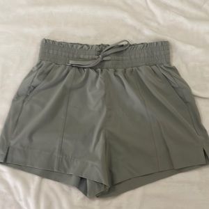 Abercrombie & Fitch Traveler Shorts.